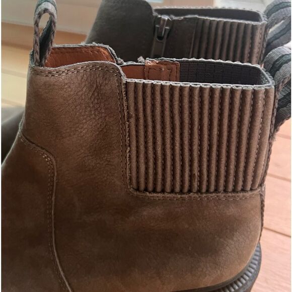 Madewell The Henry Lugsole Boot in Nubuck Grey Fall Winter Booties NC788 Size 8 - Picture 4 of 10